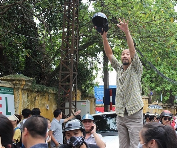 Tâm trạng của phụ huynh có con thi THPT quốc gia