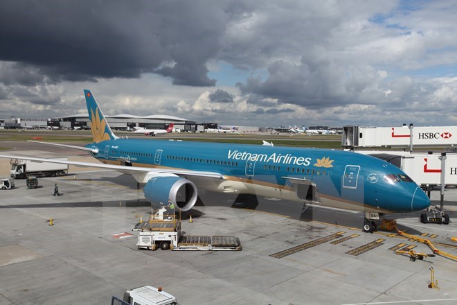 cua may bay boeing 787 cua vietnam airlines bi ong long xo lech