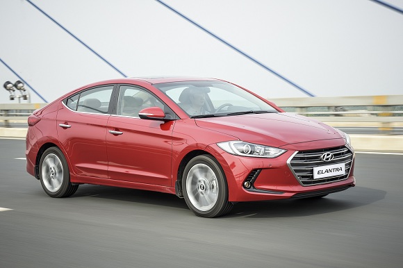 hyundai elantra 2016 co gi dang mua