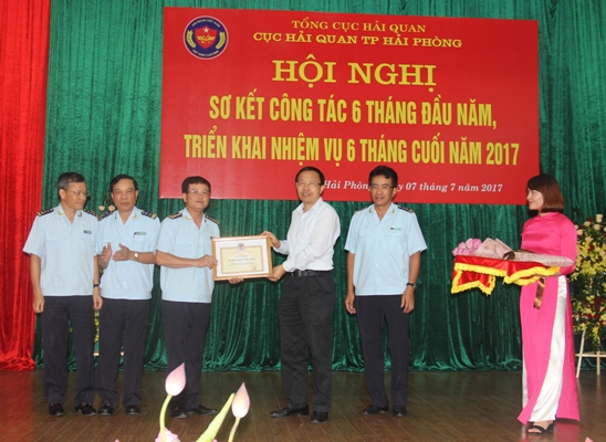 hai quan hai phong thu ngan sach hon 27000 ty dong