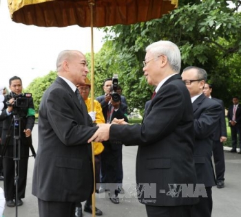 tong bi thu nguyen phu trong hoi dam voi quoc vuong campuchia