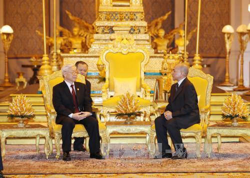 tong bi thu nguye n phu tro ng hoi dam voi quoc vuong campuchia