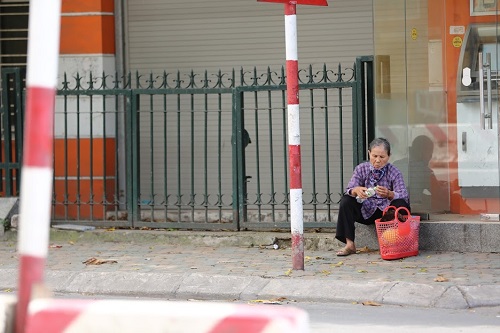 nguoi ha noi vat va tranh nang