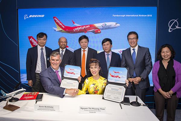 Vietjet ký hợp đồng mua thêm 100 máy bay Boeing trị giá 12,7 tỷ USD