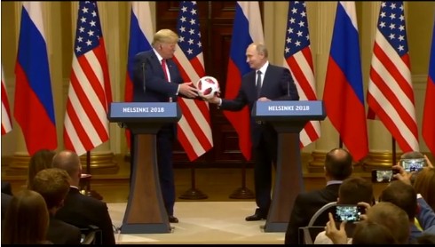 Chuyện gì xảy với quả bóng ông Putin tặng ông Trump?