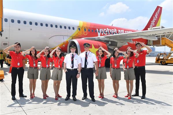 6 tháng đầu năm, doanh thu của Vietjet tăng gần 30%