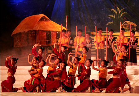 khai mac chuong trinh du lich qua mien tay bac son la nam 2011