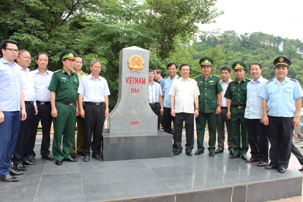 bo truong dinh tien dung kiem tra cong tac chong buon lau khu vuc bien gioi lang son