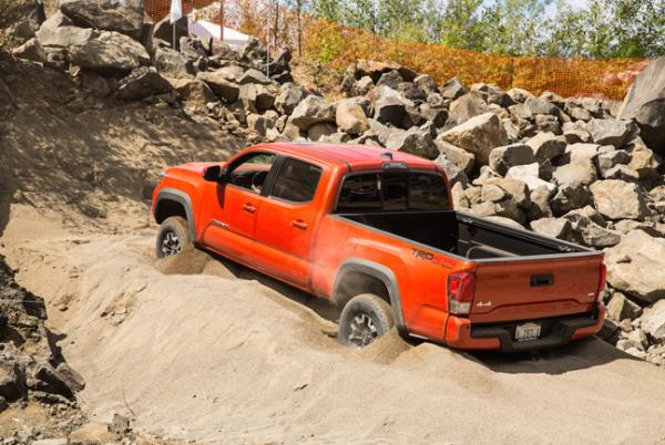 toyota tacoma 2016 co gia ban chinh thuc tai my