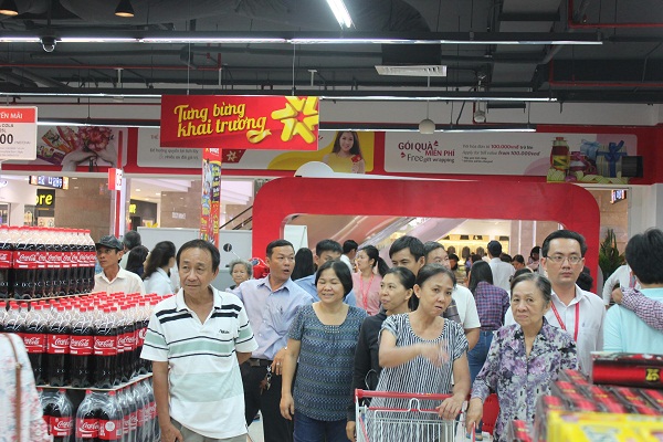 vinmart khai truong 2 sieu thi moi