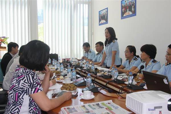 Đoàn Văn phòng Bộ Tài chính Lào thăm, làm việc với Báo Hải quan