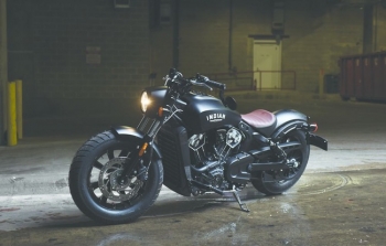 indian motor scout bobber 2018 thay doi hop the thoi