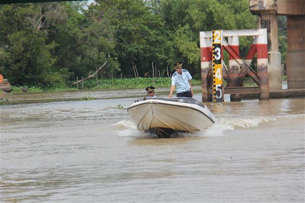 long an tich thu gan 12 trieu goi thuoc la nhap lau