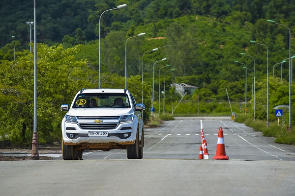 1000 khach hang co co hoi thoa suc pha xe chevrolet trailblazer