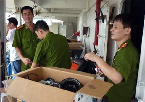 lap hoi dong dinh gia hang lau tren tau cua vinalines