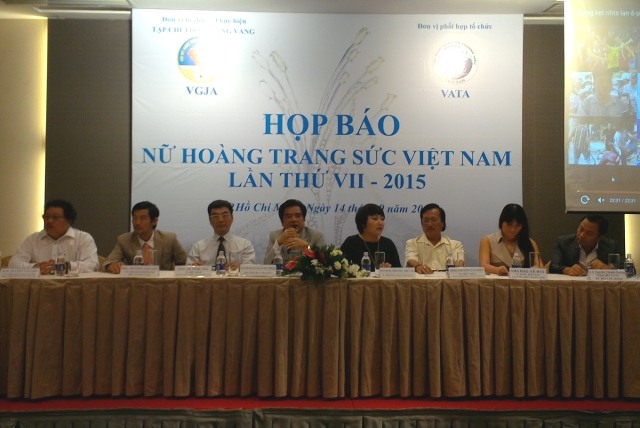 tim kiem nu hoang trang suc viet nam 2015