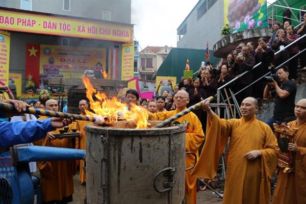 duc dai phat tuong va chuong dai hong chua phuc long