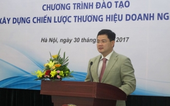 chien luoc thuong hieu doanh nghiep khong the theo kieu tu toa sang