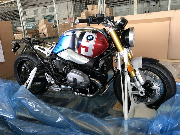 soi sieu pham bmw r ninet spezial va k1600 grand america ngay tai san bay tan son nhat