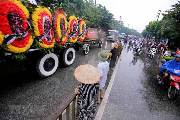 nguoi dan ninh binh don linh cuu chu tich nuoc tran dai quang