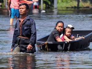 Bangkok chịu nguy hiểm vì nước tiếp tục dâng cao