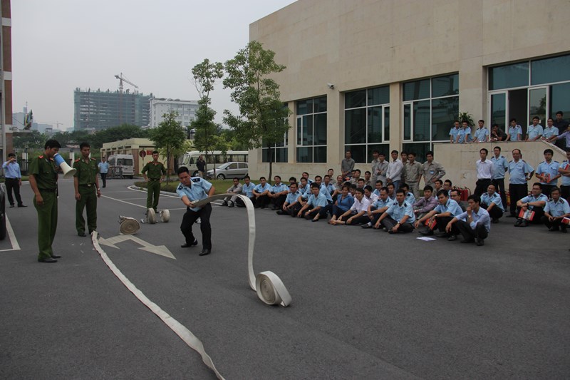 hon 250 nguoi tham gia dien tap pccc tai tong cuc hai quan