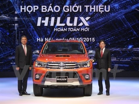 Chính thức ra mắt thị trường Việt Toyota Hilux 2015 có giá 693 triệu đồng
