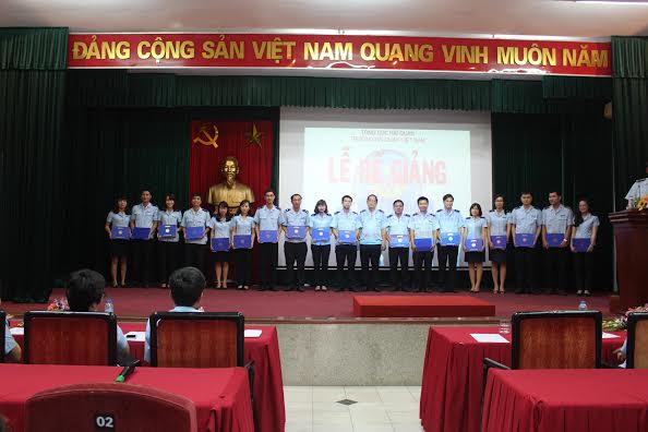 Đào tạo 106 học viên lớp nghiệp vụ hải quan theo Luật Hải quan mới