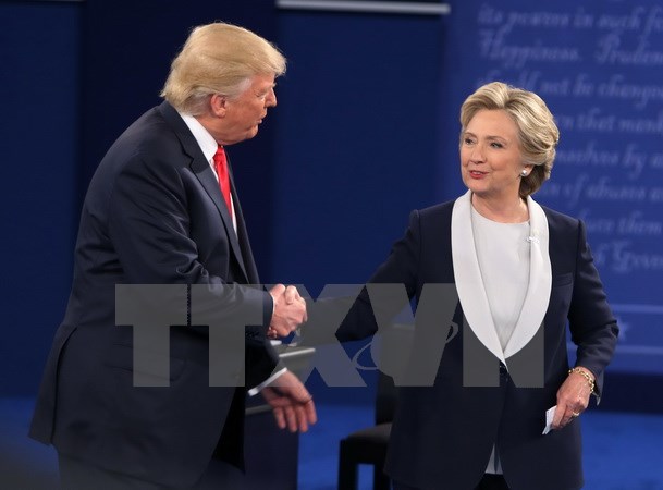 Bà Clinton chiến thắng trong cuộc tranh luận thứ 2 với ông Trump