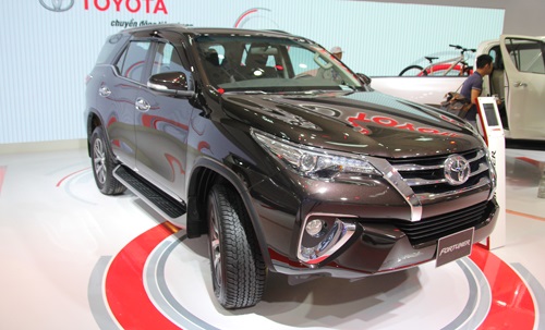 toyota fortuner the he moi ra mat thi truong viet