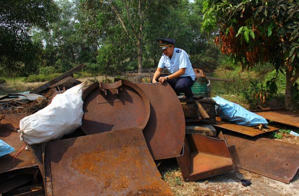 Phế liệu vẫn tìm cách nhập lậu qua biên giới