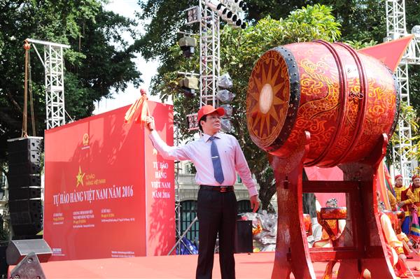 Khai mạc chương trình &quot;Tự hào hàng Việt Nam&quot; năm 2016