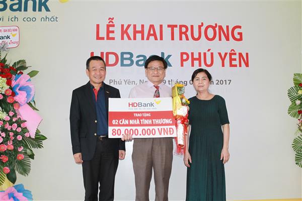 hdbank ve xu quot hoa vang tren co xanhquot