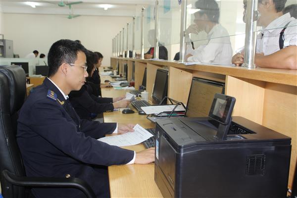 xu ly nhieu vuong mac ve khai bao doi voi hang chuyen phat nhanh