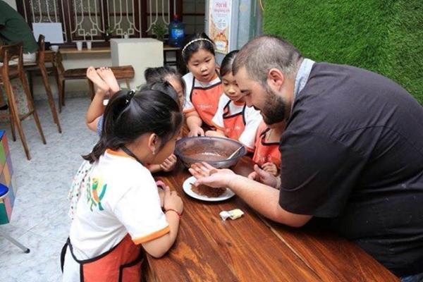 sau vang hao quang doanh nhan tra gia khong chi mo hoi va nuoc mat