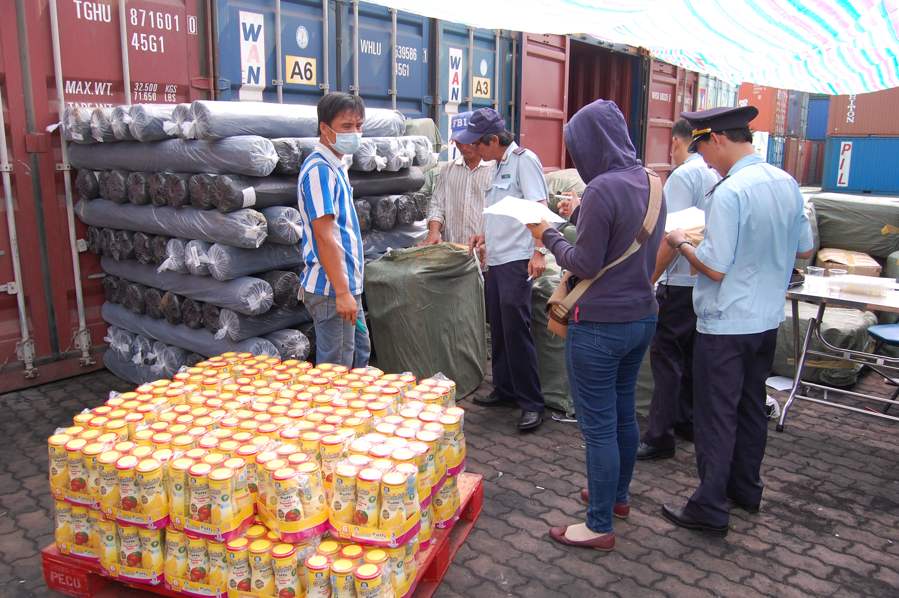 Phát hiện nhiều lô hàng bách hóa Trung Quốc gian lận thuế