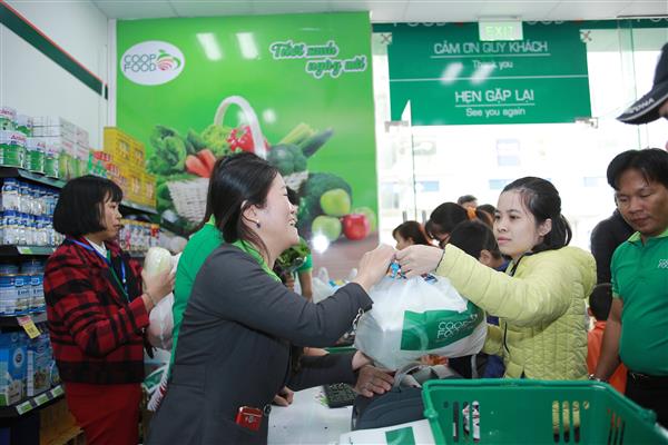 Khai trương 2 cửa hàng thực phẩm an toàn Co.op Food đầu tiên tại Hà Nội