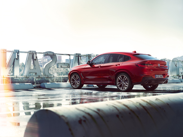 bmw x4 hoan toan moi sap co mat tai viet nam