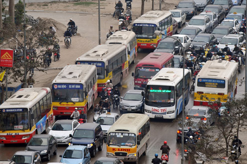 ha noi xin lui thuc hien doi gio lam