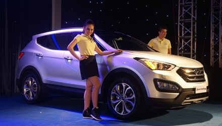 Có giá từ 1,13 tỷ đồng Hyundai Santa Fe 2015 có gì?