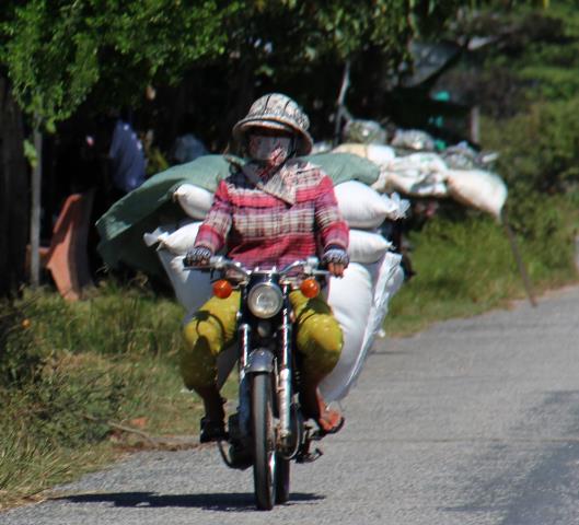 buon lau tren bien gioi kien giang nong len vao cuoi nam