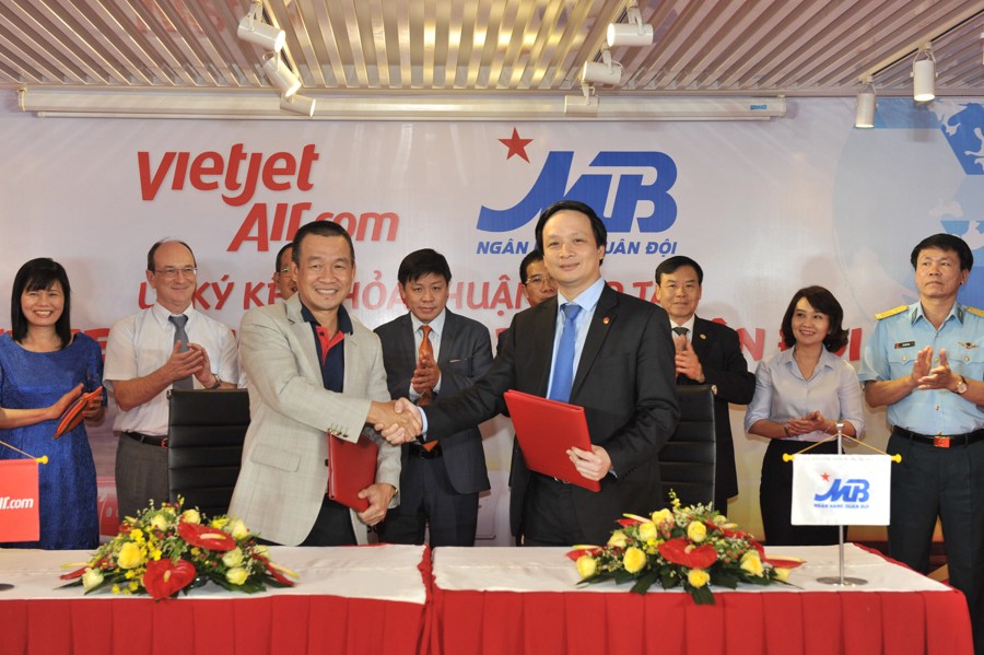 vietjet va mb tang cuong hop tac