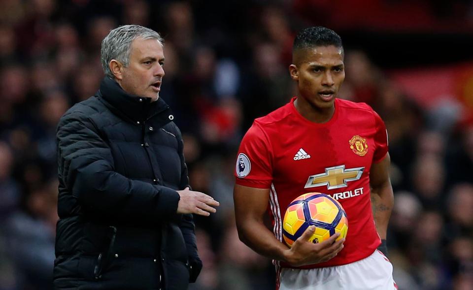 mourinho thuong quotnongquot cho hau ve hay nhat mu