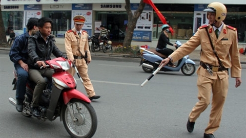 Hà Nội: 24 tổ tuần tra xử lý vi phạm không đội mũ bảo hiểm