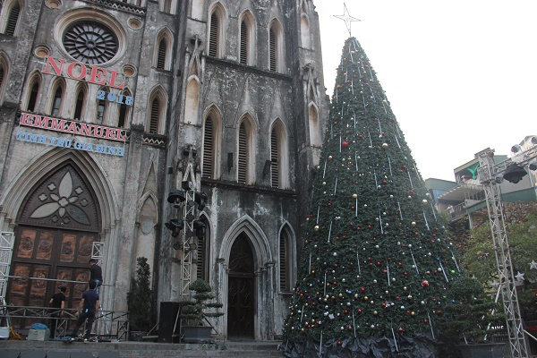 ha noi khong khi giang sinh tran ngap khap pho phuong