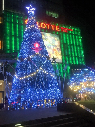 ha noi khong khi giang sinh tran ngap khap pho phuong