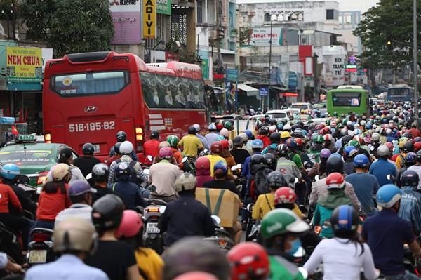 Hàng ngàn người dân rời TPHCM về quê nghỉ Tết Dương lịch