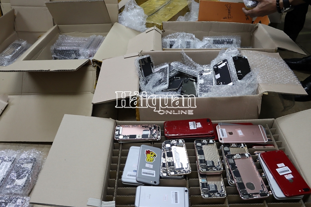 2 vụ iPhone “đội lốt” linh kiện từ Hàn Quốc về Nội Bài thu hơn 1.300 điện thoại