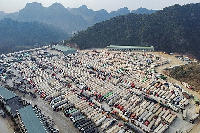Gần 8.000 xe tải nằm ở các cửa khẩu Lạng Sơn, Lào Cai, Quảng Ninh
