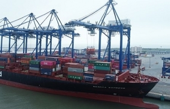 Hải quan giải quyết thủ tục nhanh cho tàu hơn 100.000 tấn cập cảng HICT